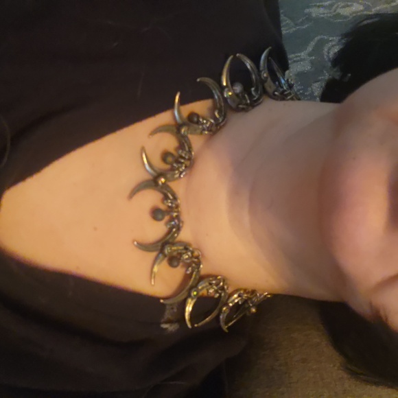 Martha Rotten Raven claw collar - Picture 6 of 9
